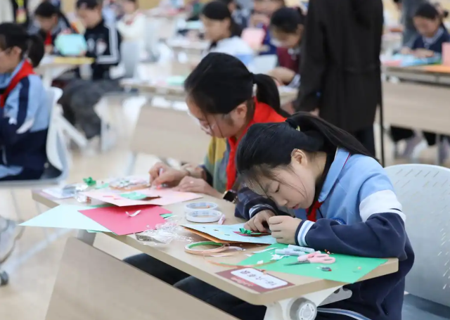 学段为阶依据不同年级孩子的认知特色设
